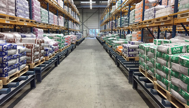 Paper and plastic sacks provide equivalent shelf life