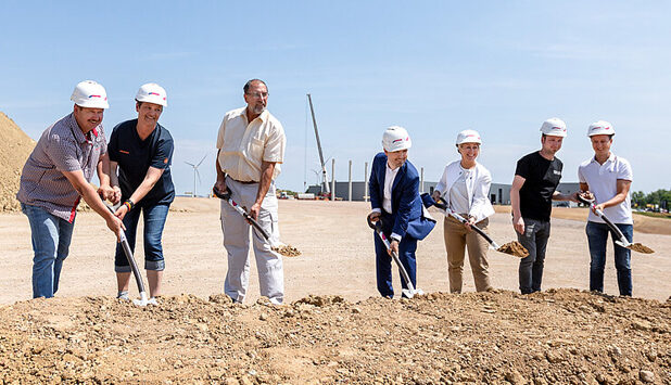 Ground-breaking ceremony for corrugated sheetfeeder plant in Germany